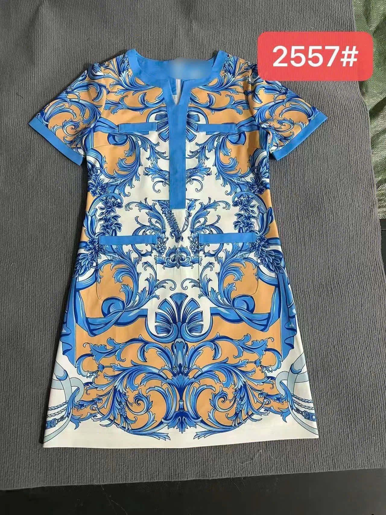 Đầm suông lụa 2 lớp hoạ tiết V xanh 7465