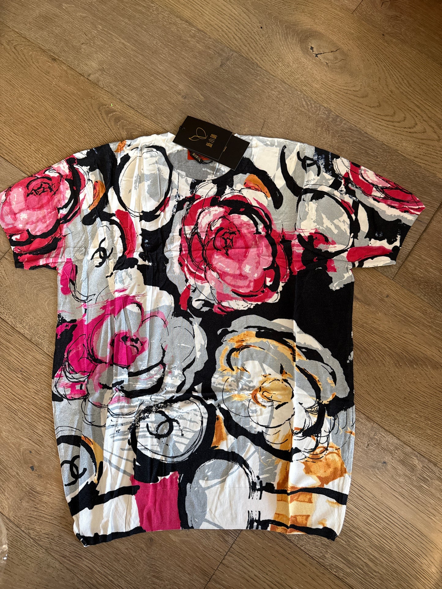 Áo montoghi hoạ tiết bông hoa hồng Cc 6825