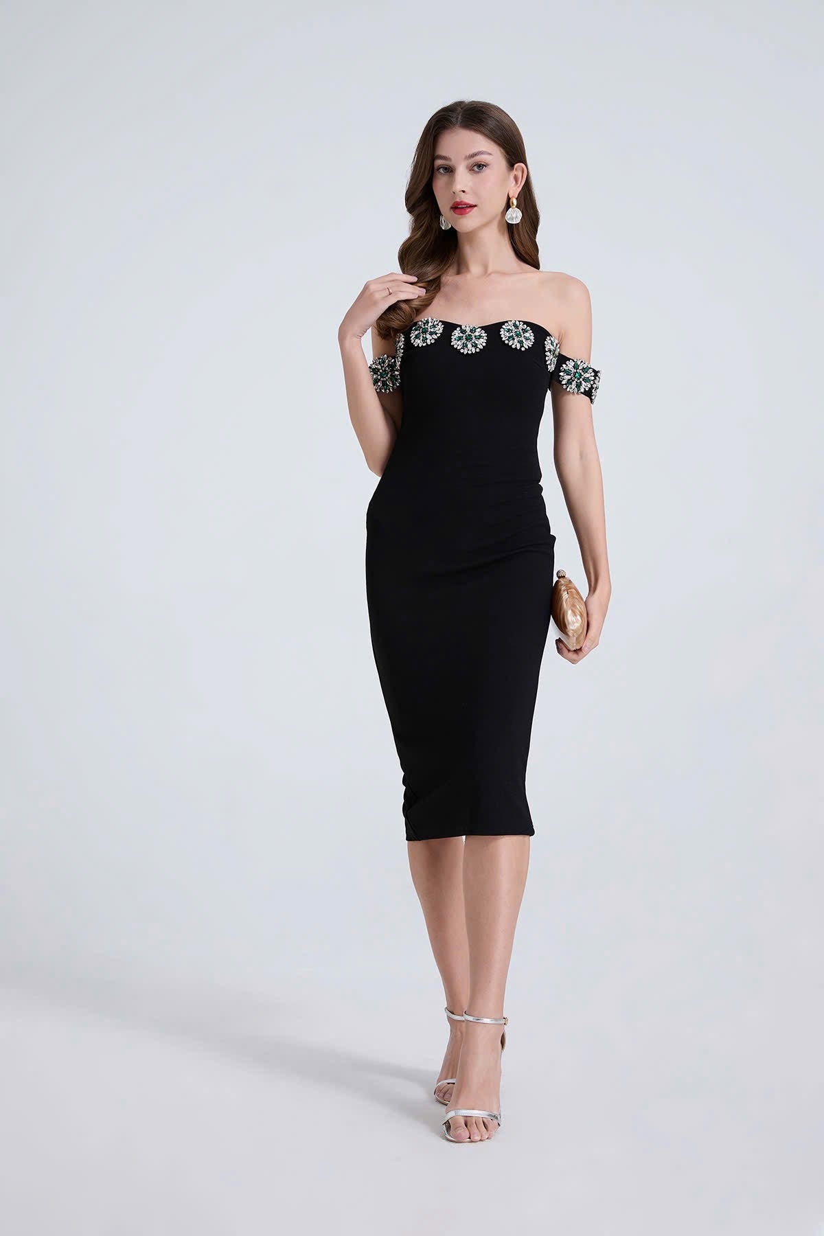 Đầm thun đen bẹt vai nhiều bông hoa cổ 5819