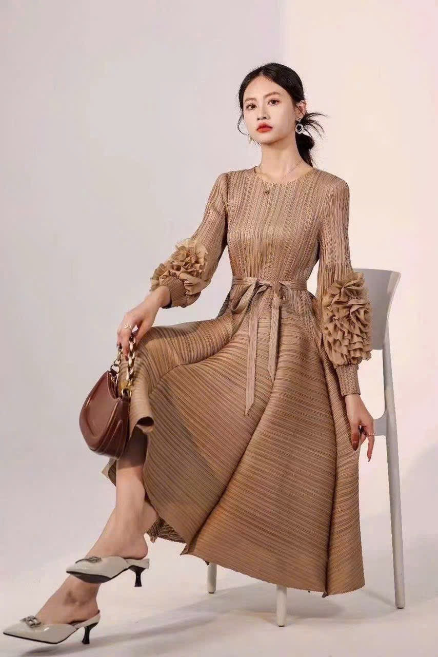 Đầm thun nhún xếp li tay bèo màu Nude kèm belt 5382