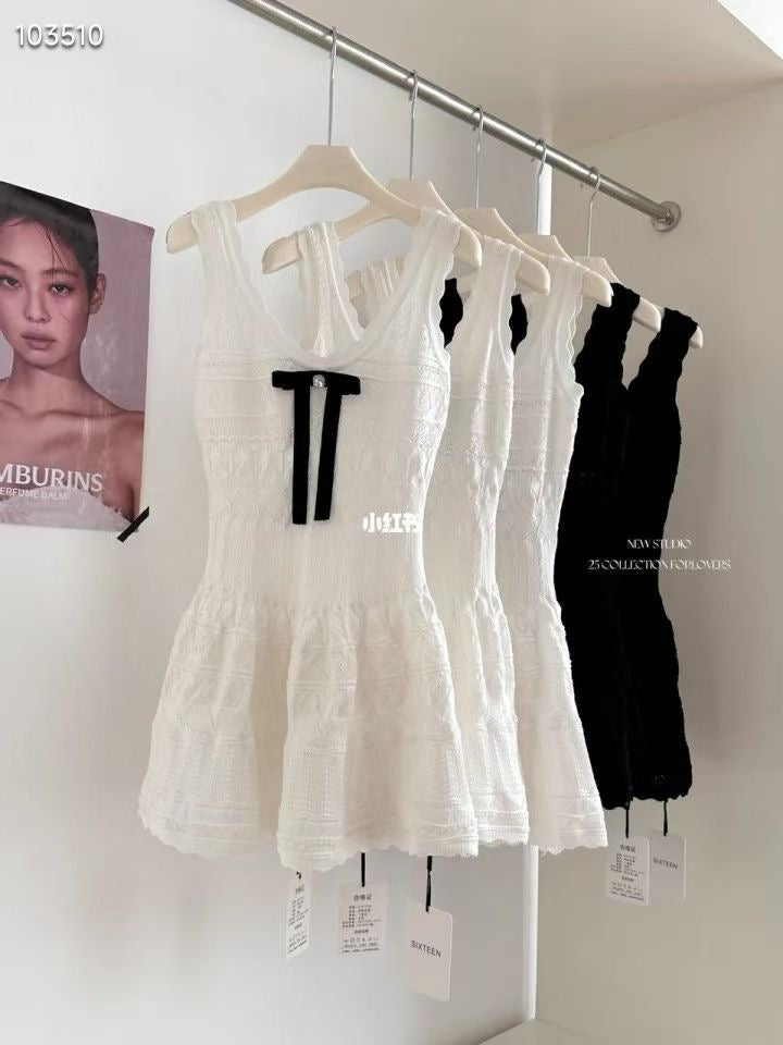 Đầm dây kèm nơ xinh xắn Màu Đen 6876