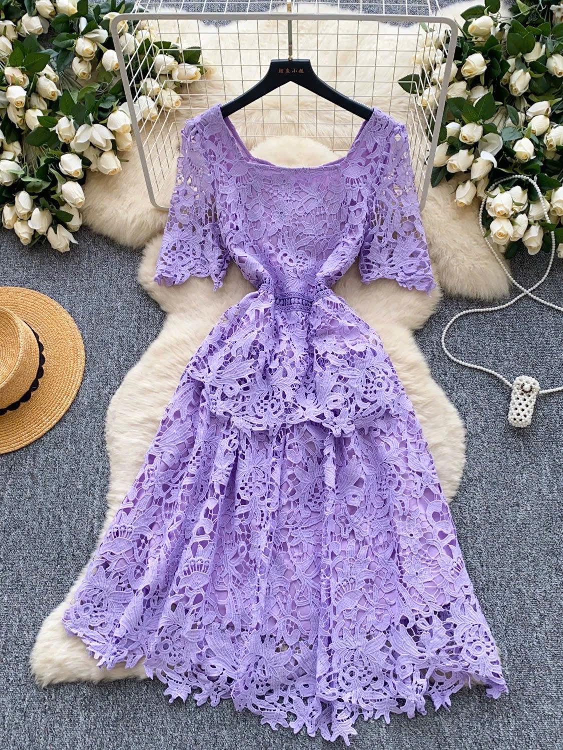 Đầm ren hai tầng cổ vuông mềm đẹp 6315