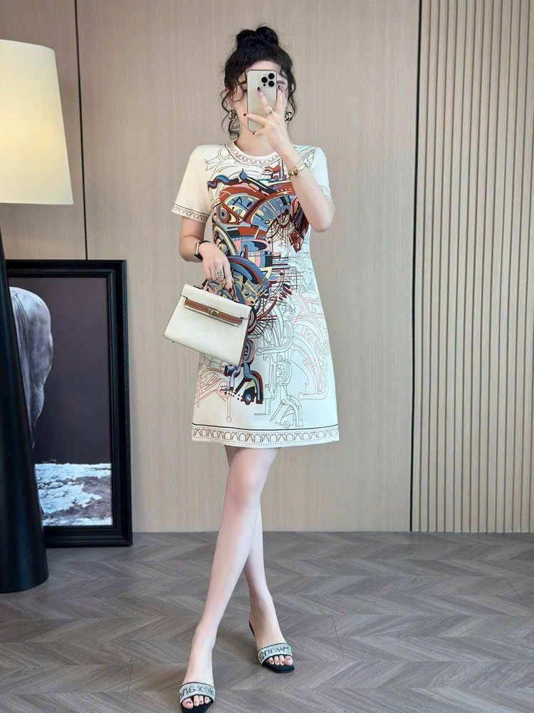 Đầm suông lụa 2 lớp hoạ tiết kem 7468