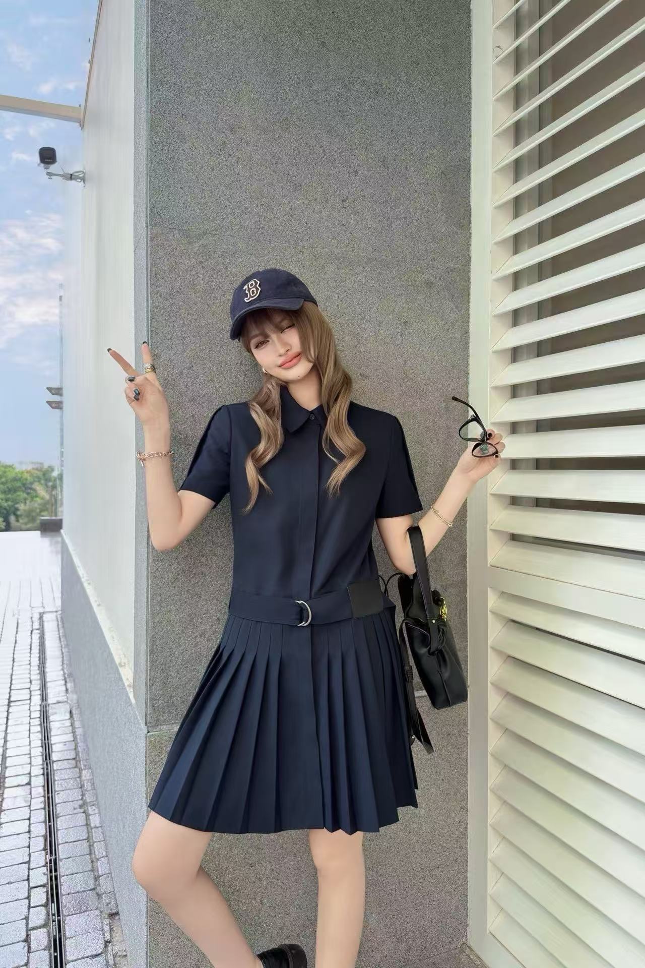 Đầm Loewe xếp li kèm belt xịn Màu xanh rêu 8294