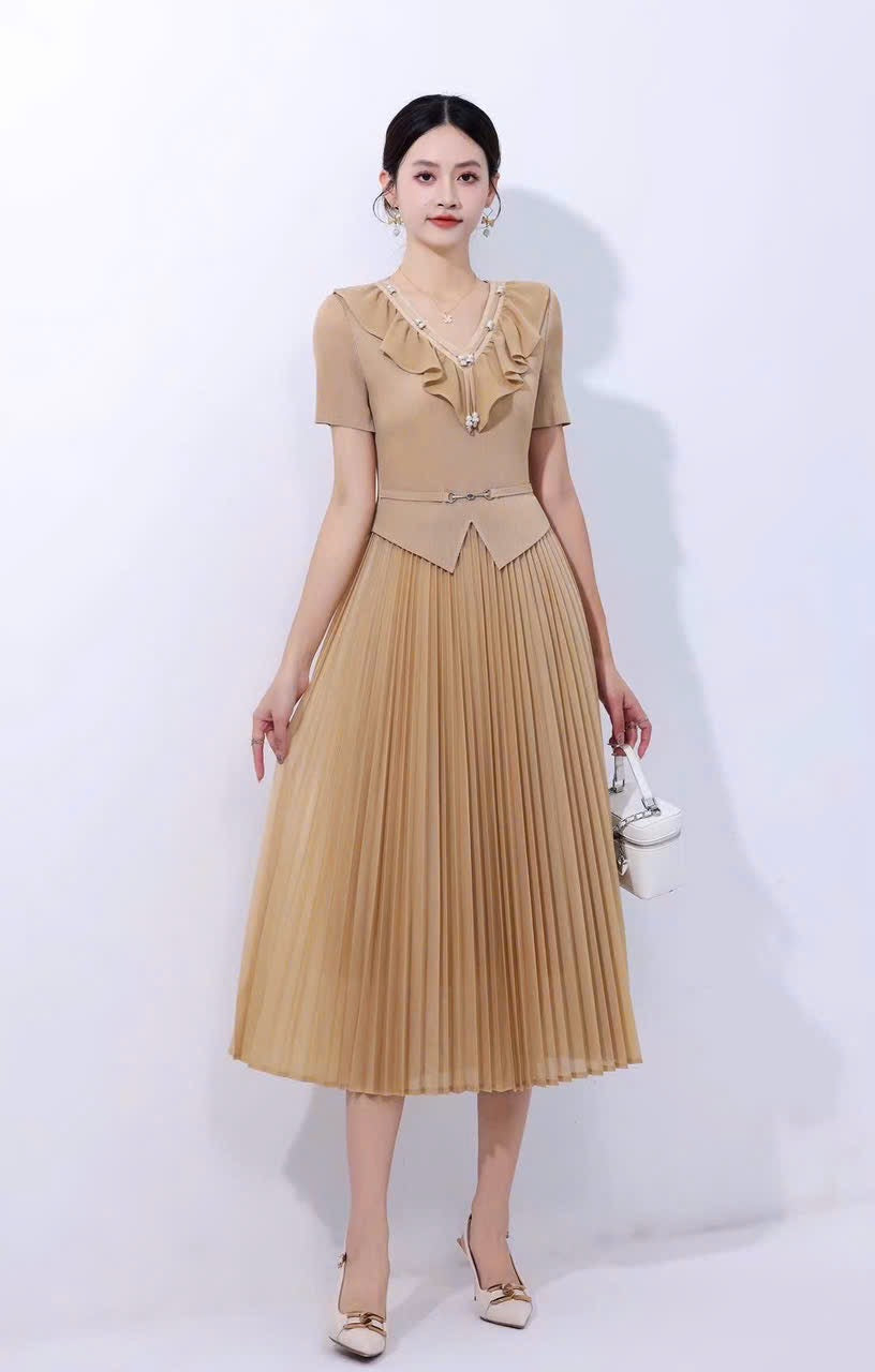 Đầm thun nhún bèo cổ đính ngọc trai màu Vàng 6025