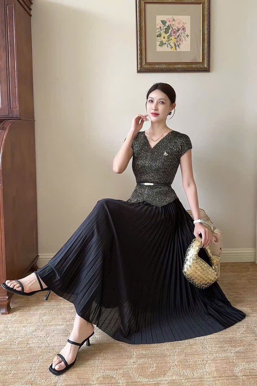 Đầm thun nhún xếp ly kèm belt màu Đen 6087