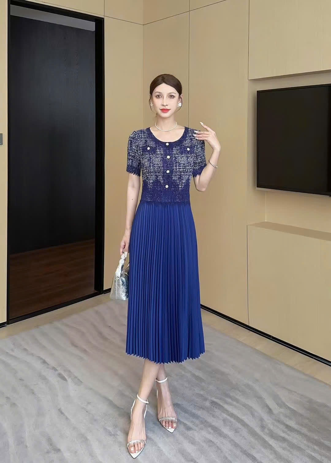 Đầm thun nhún xếp ly phối ren màu Xanh 6089