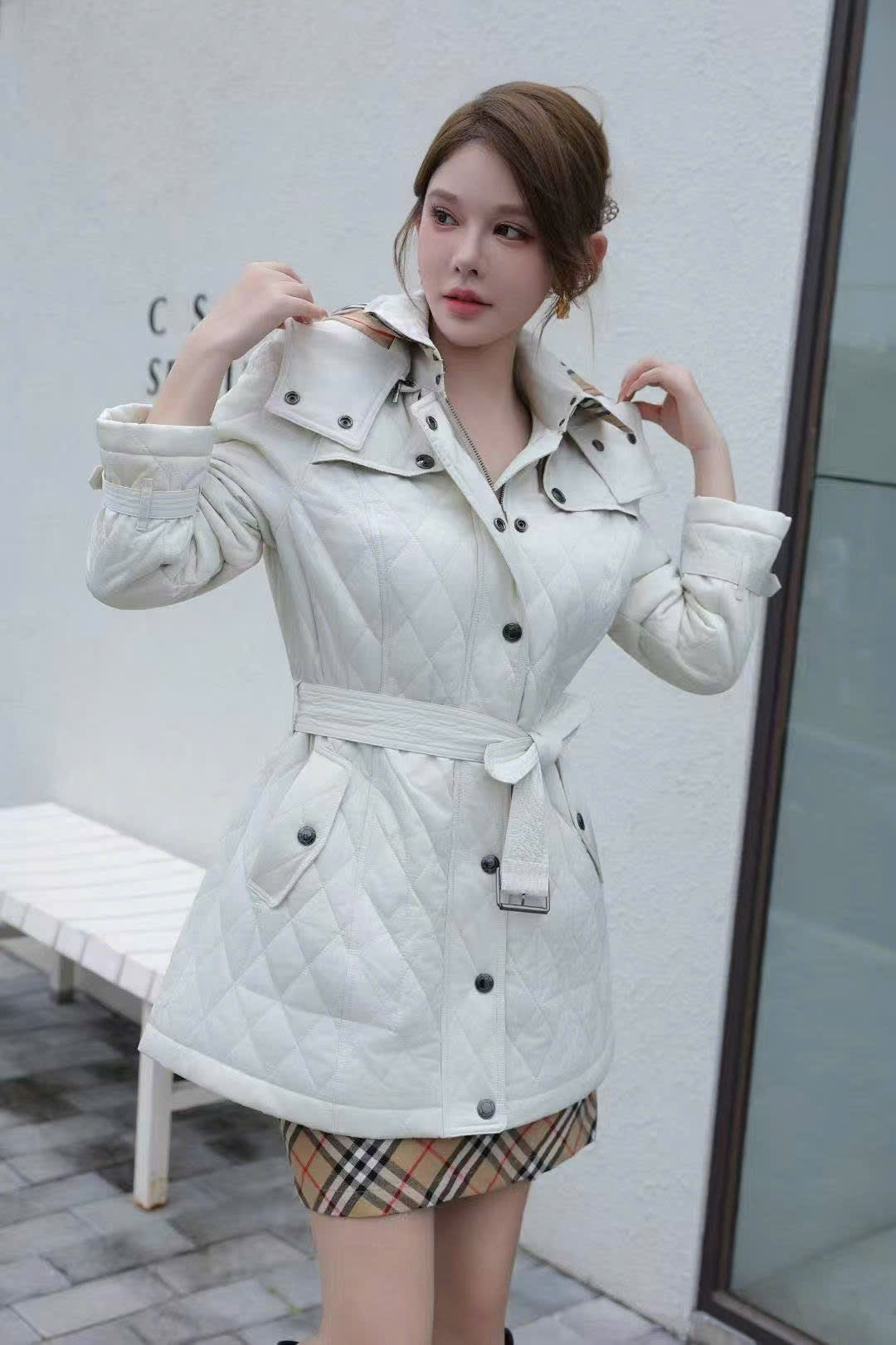 Áo BB Khoác cổ cao kèm belt Màu Đen 7366