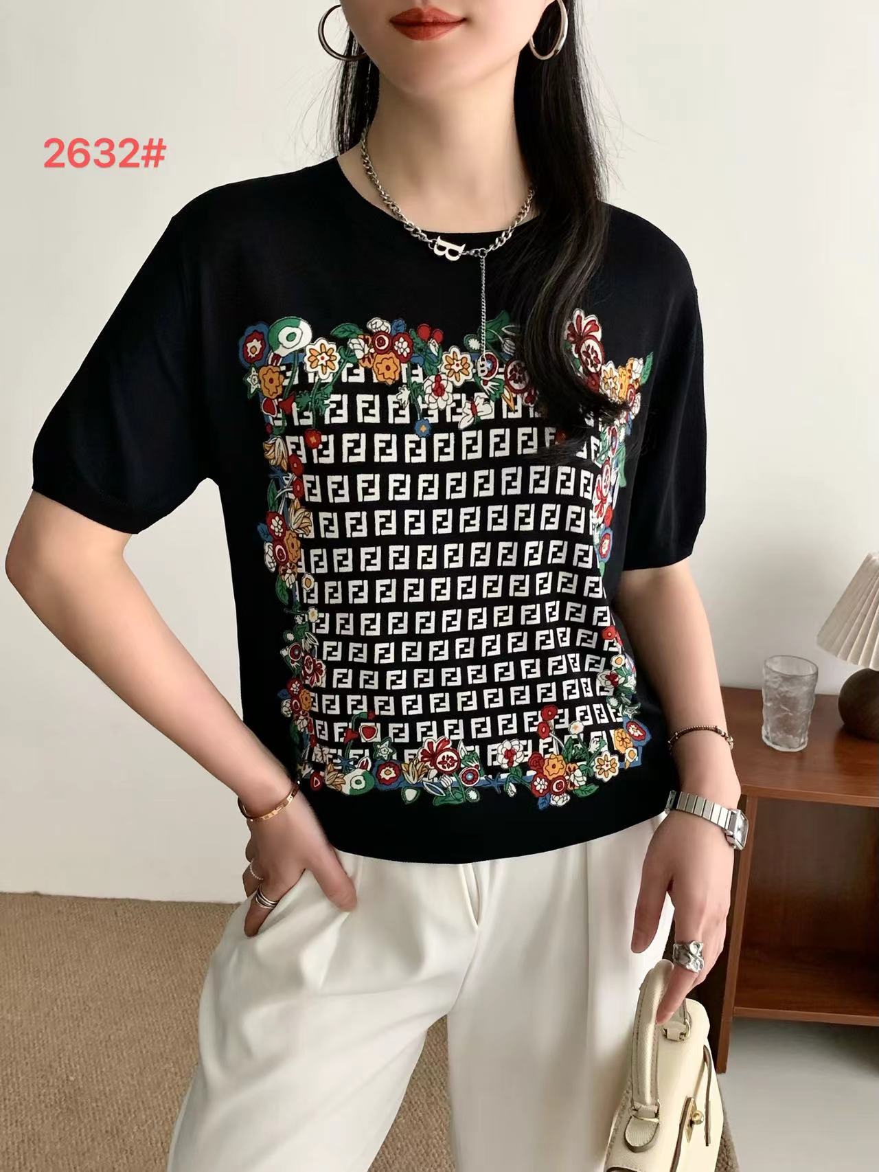 Áo Montoghi hoạ tiết chữ FF Màu Đen 8527