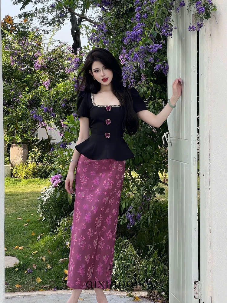 Đầm gấm đen phối hoa tím 3 nút hoa 6040
