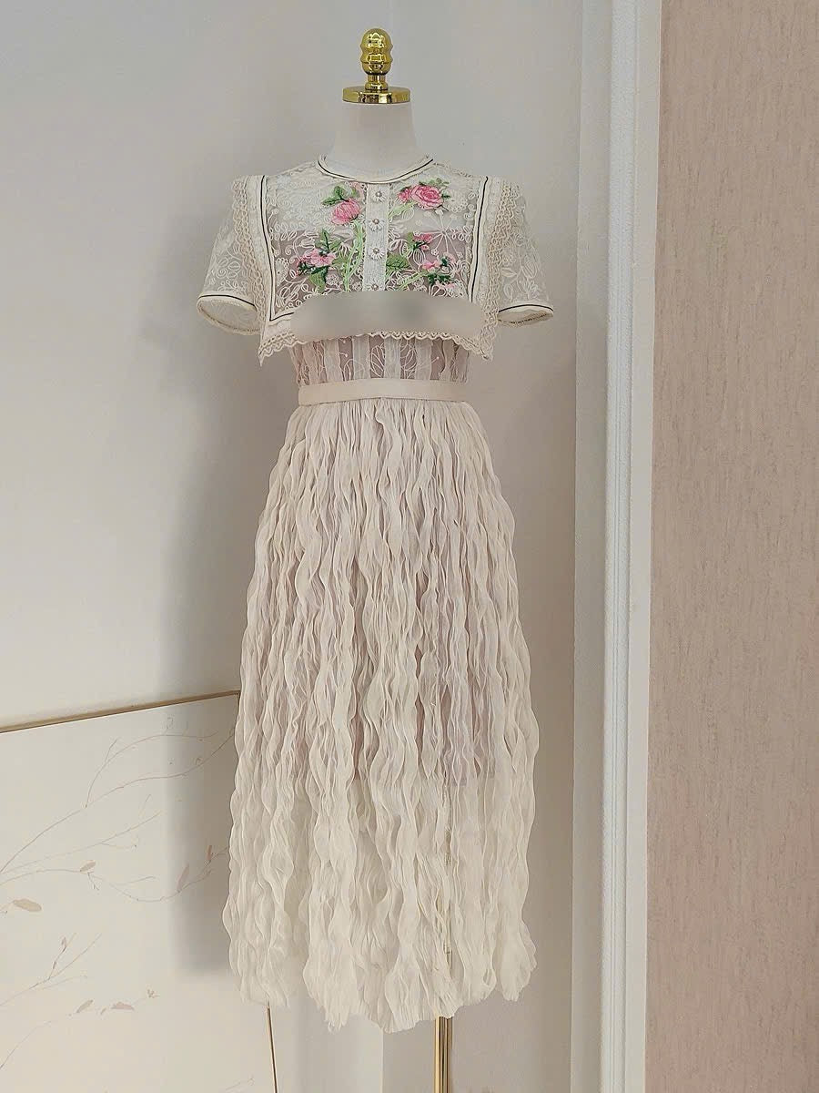 Đầm ren tiểu thư thêu hoa ngực tà bèo siêu đẹp 6044