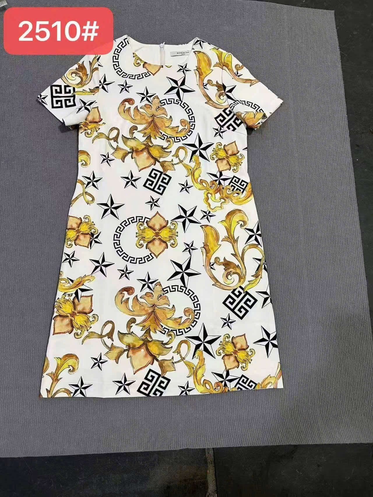 Đầm suông hoạ tiết vàng màu trắng 6986