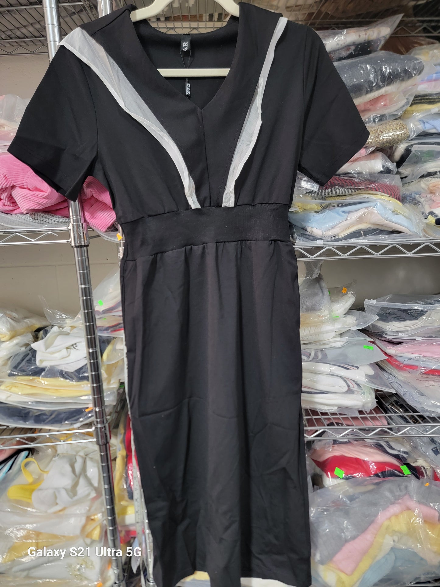 Đầm thun cổ bèo voan trắng Màu Đen 8684