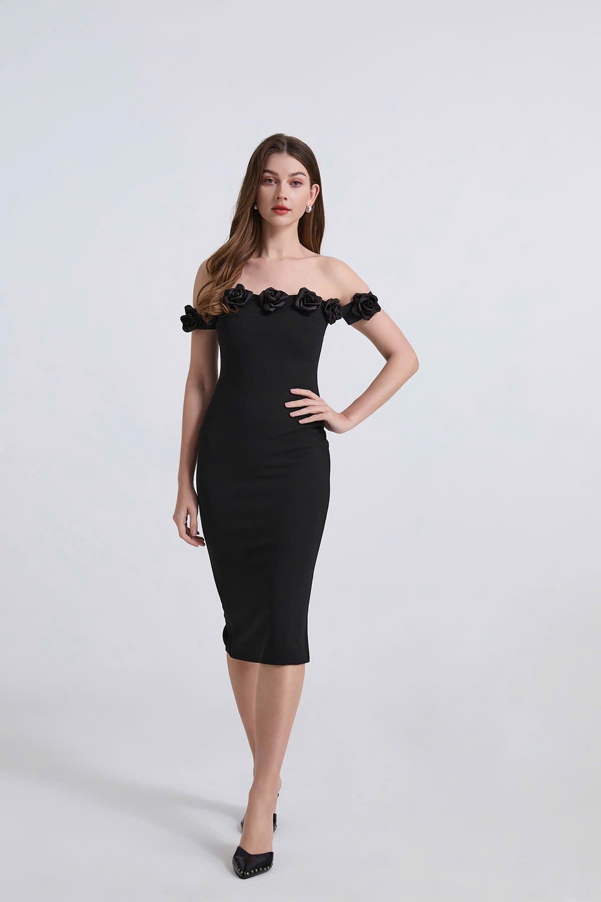 Đầm thun đen bẹt vai nhiều bông hoa cổ 5819