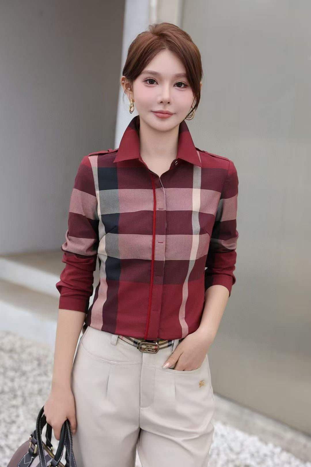 Áo sơ mi BB dài tay sọc đỏ dáng ôm 6914
