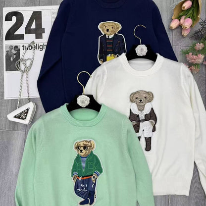 Áo len gấu dài tay cổ tròn Màu Trắng 6885