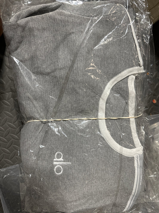 Set Alo quần dài logo ngang áo MÀU XÁM 8573