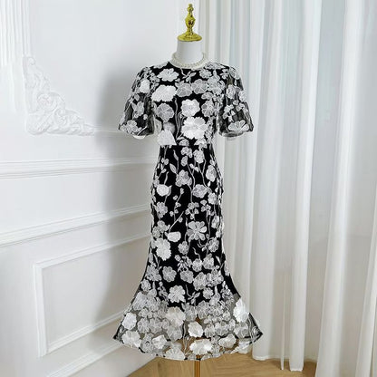 Đầm ren hoa nổi đuôi cá ngắn tay Màu Đen 6813