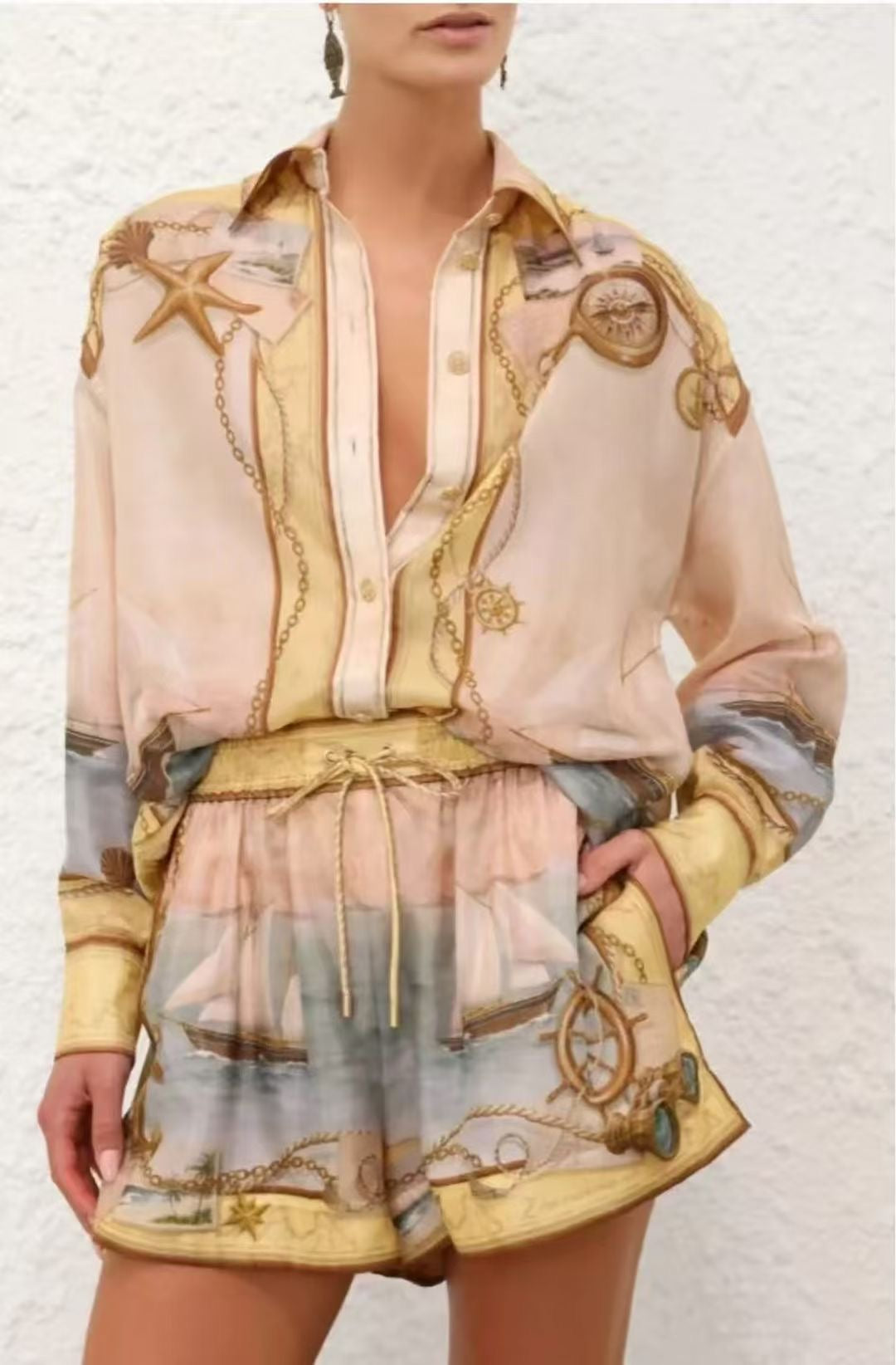 Set lụa quần sọt áo sơ mi hoạ tiết xe ngựa vàng cực xinh 6742