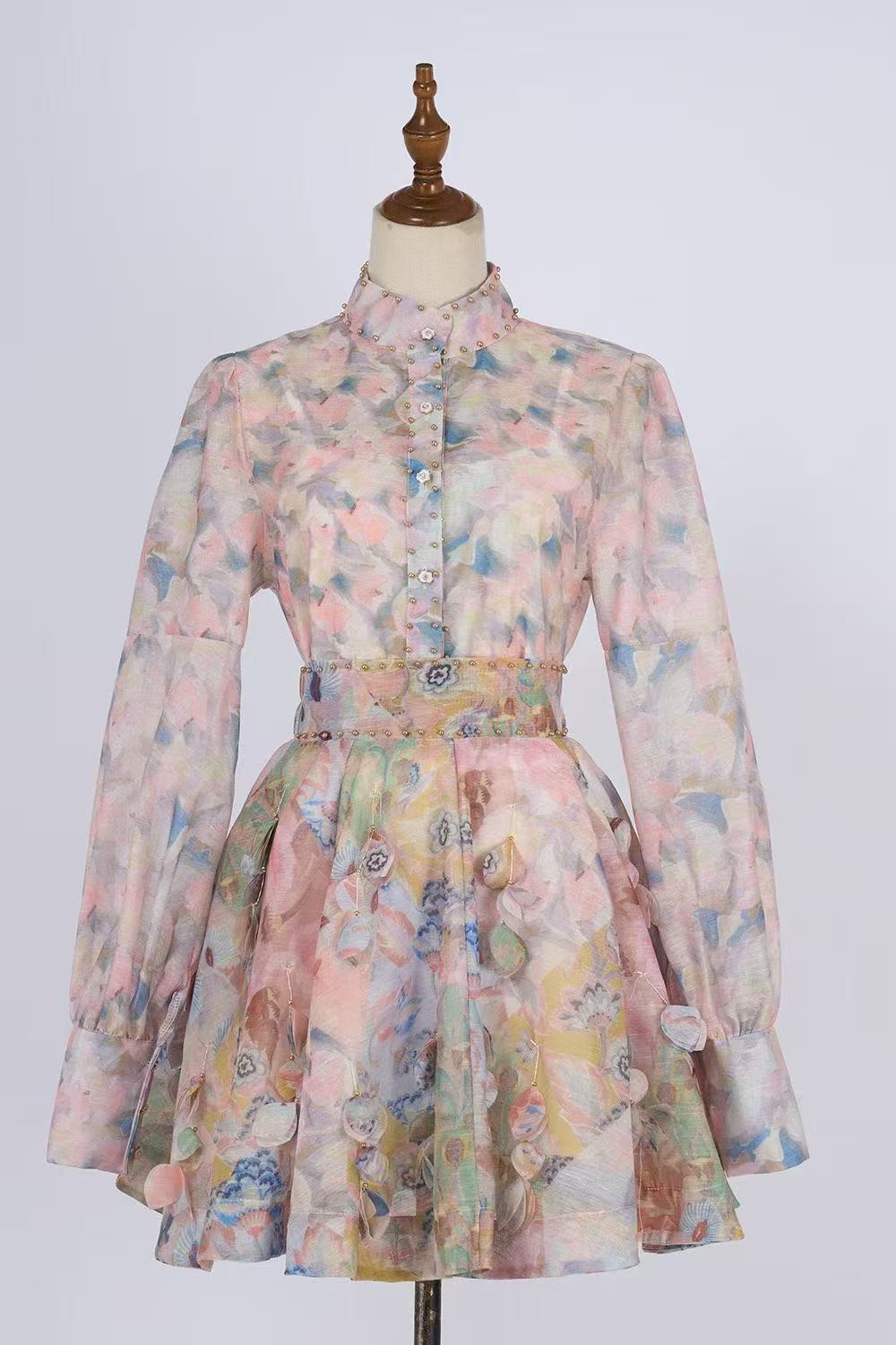 Set váy lụa ngắn xòe tay dài màu đen 6759