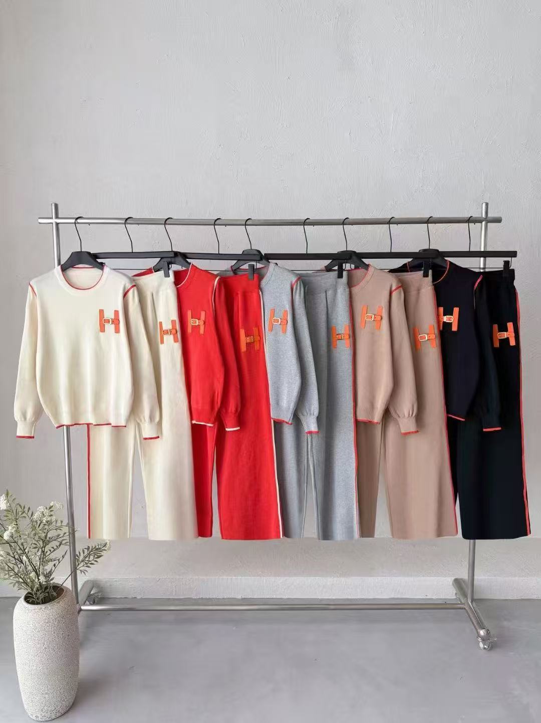 Sét thể thao len chữ H Màu Kem 7598