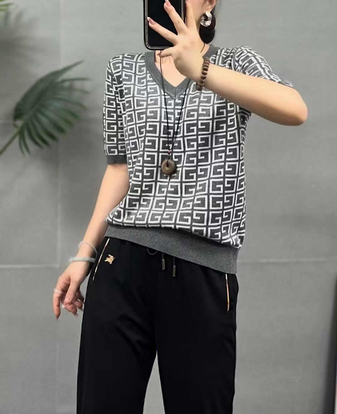 Áo Bby cổ tim hoạ tiết Màu Xám 6681