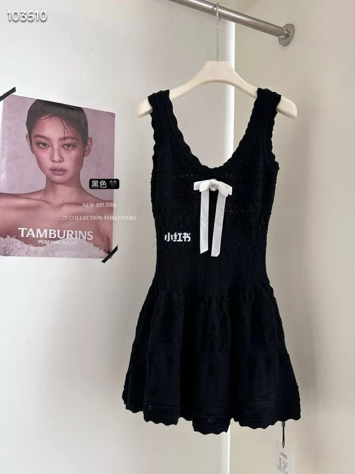 Đầm dây kèm nơ xinh xắn Màu Đen 6876