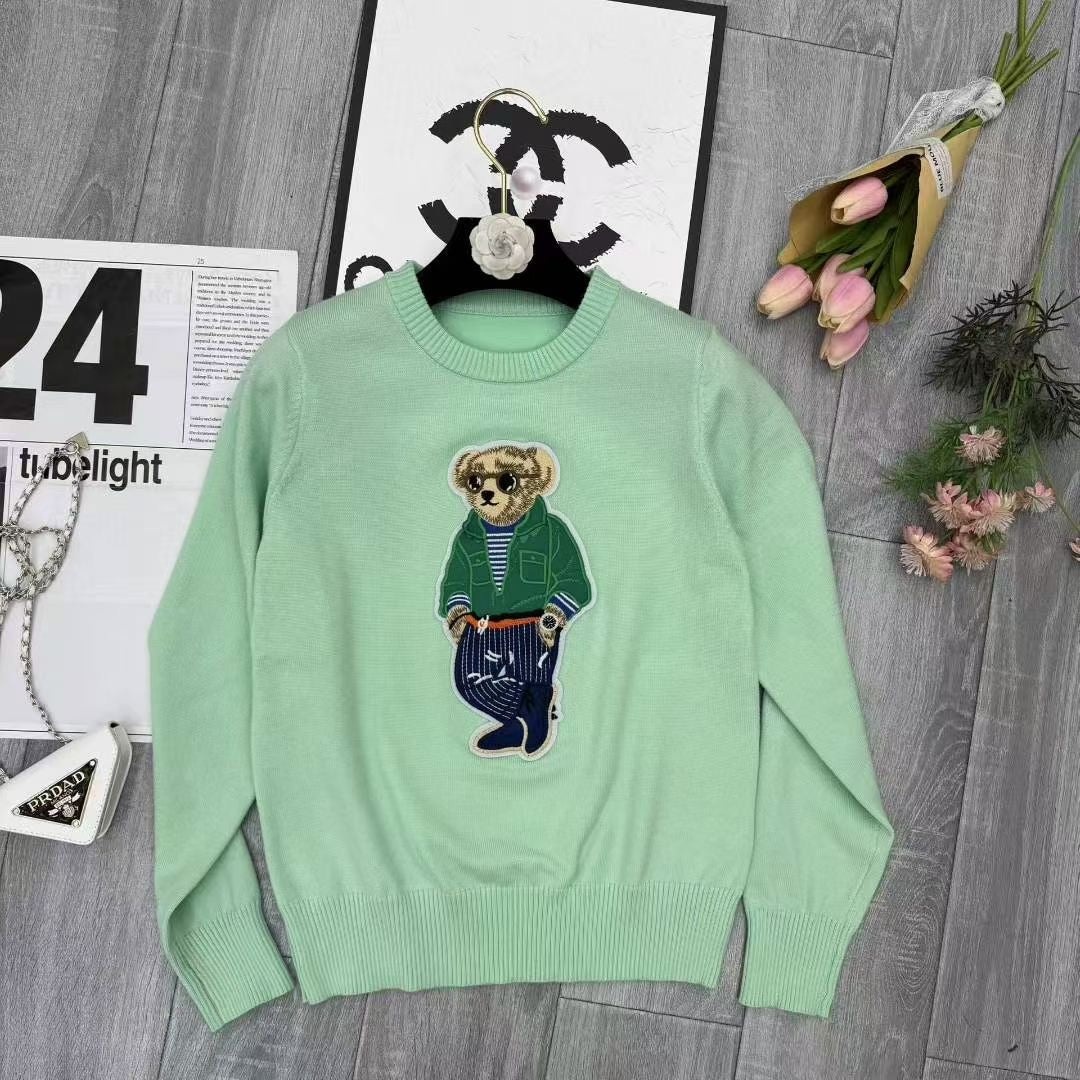 Áo len gấu dài tay cổ tròn Màu Xanh Bơ 6884