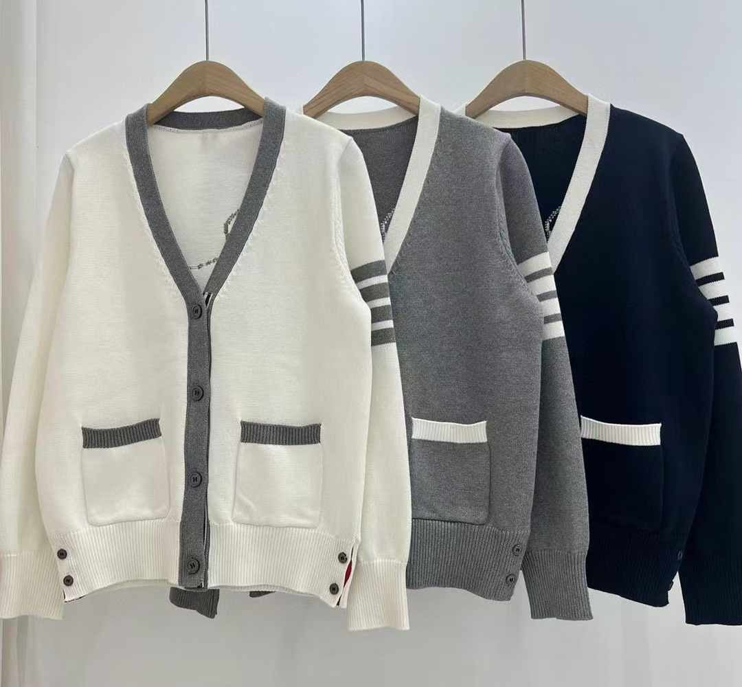 Áo Thom cardigan viền trắng hai túi trước MÀU XÁM 4532