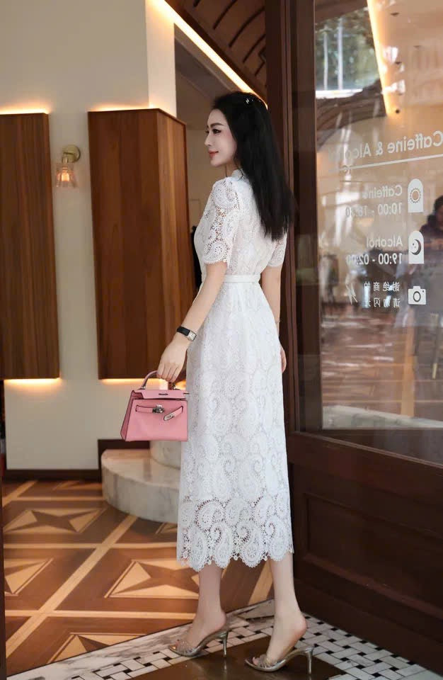 Đầm ren cổ sơ mi kèm belt tiểu thơ màu trắng 6308