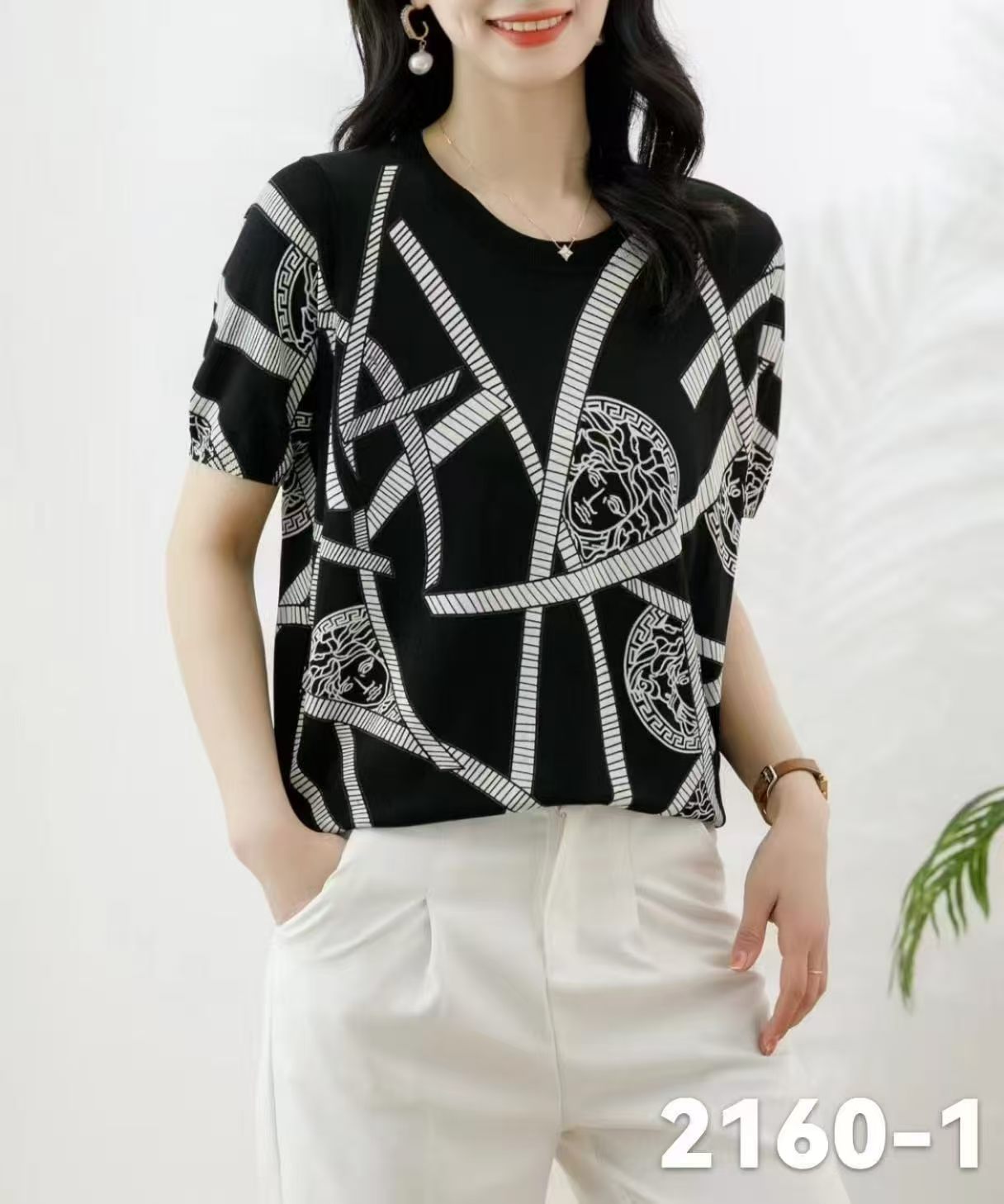 Áo Montoghi đen hoạ tiết Vs 7921