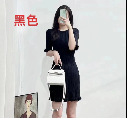 Đầm body ngắn đen  344