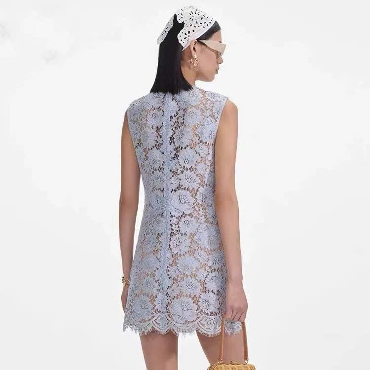 Đầm ren sát nách ngắn màu xanh nhạt 6321