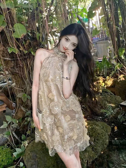 Đầm cổ yếm đính cườm cho buổi tiệc sang trọng 6325