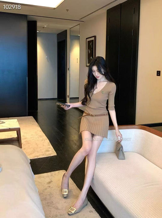 Đầm Wa kèm belt logo ngực Màu Nude 6865