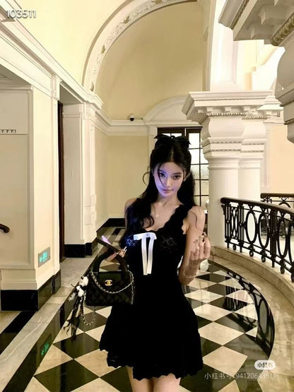 Đầm dây kèm nơ xinh xắn Màu Đen 6876