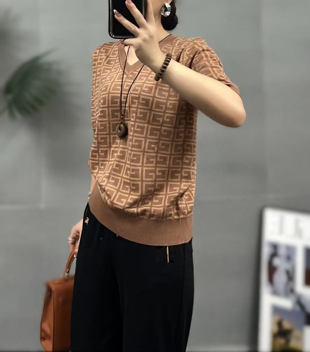 Áo Bby cổ tim hoạ tiết Màu Xám 6681