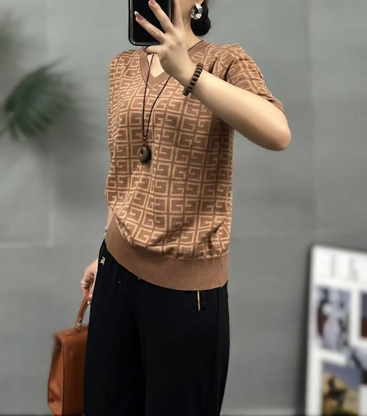 Áo Bby cổ tim hoạ tiết Màu Nâu 6682