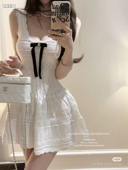 Đầm dây kèm nơ xinh xắn Màu Đen 6876