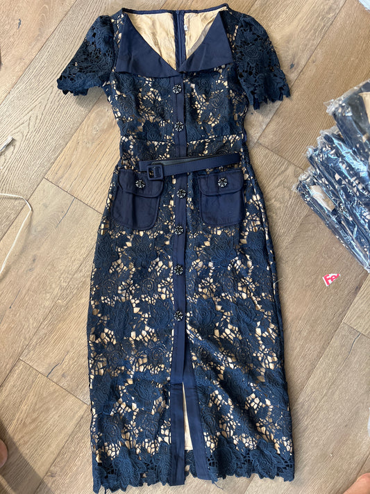 Đầm ren kem cổ tim rộng kèm belt Màu Xanh Than 6378