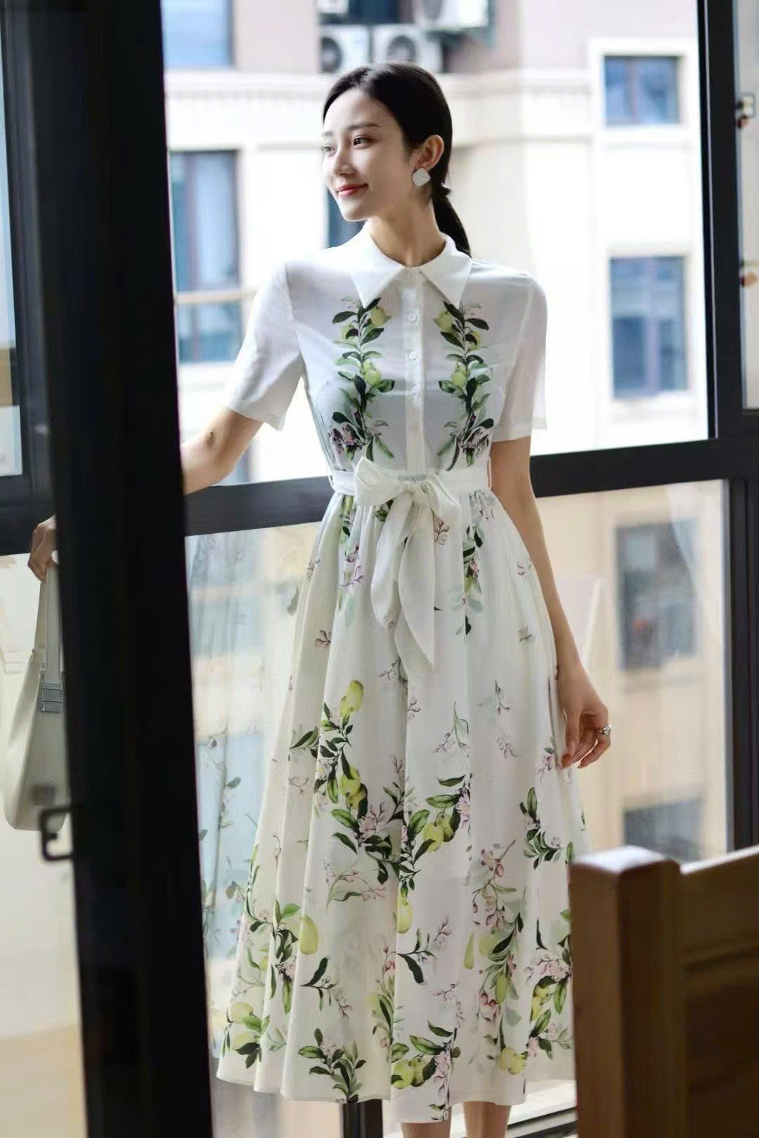 Đầm lụa sơ mi kèm belt màu trắng xanh 5311