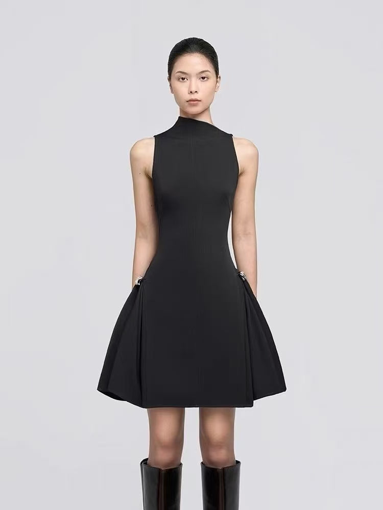 Đầm thiết kế sát nách xoè ngắn Màu Đen 6771