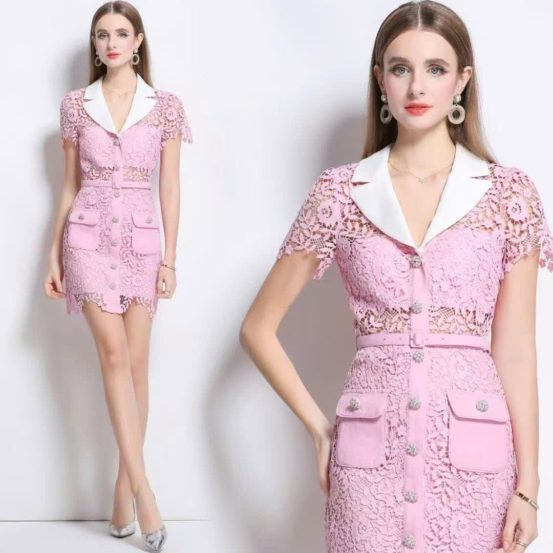 Đầm ren cổ vest kèm belt Màu Hồng 6338