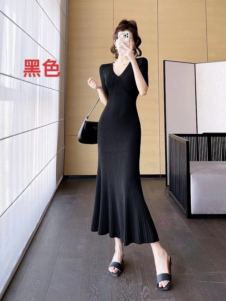 Đầm body dài đuôi cá đen  354