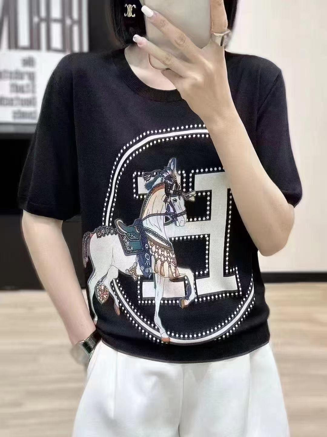 Áo Montoghi chữ H lớn 7972