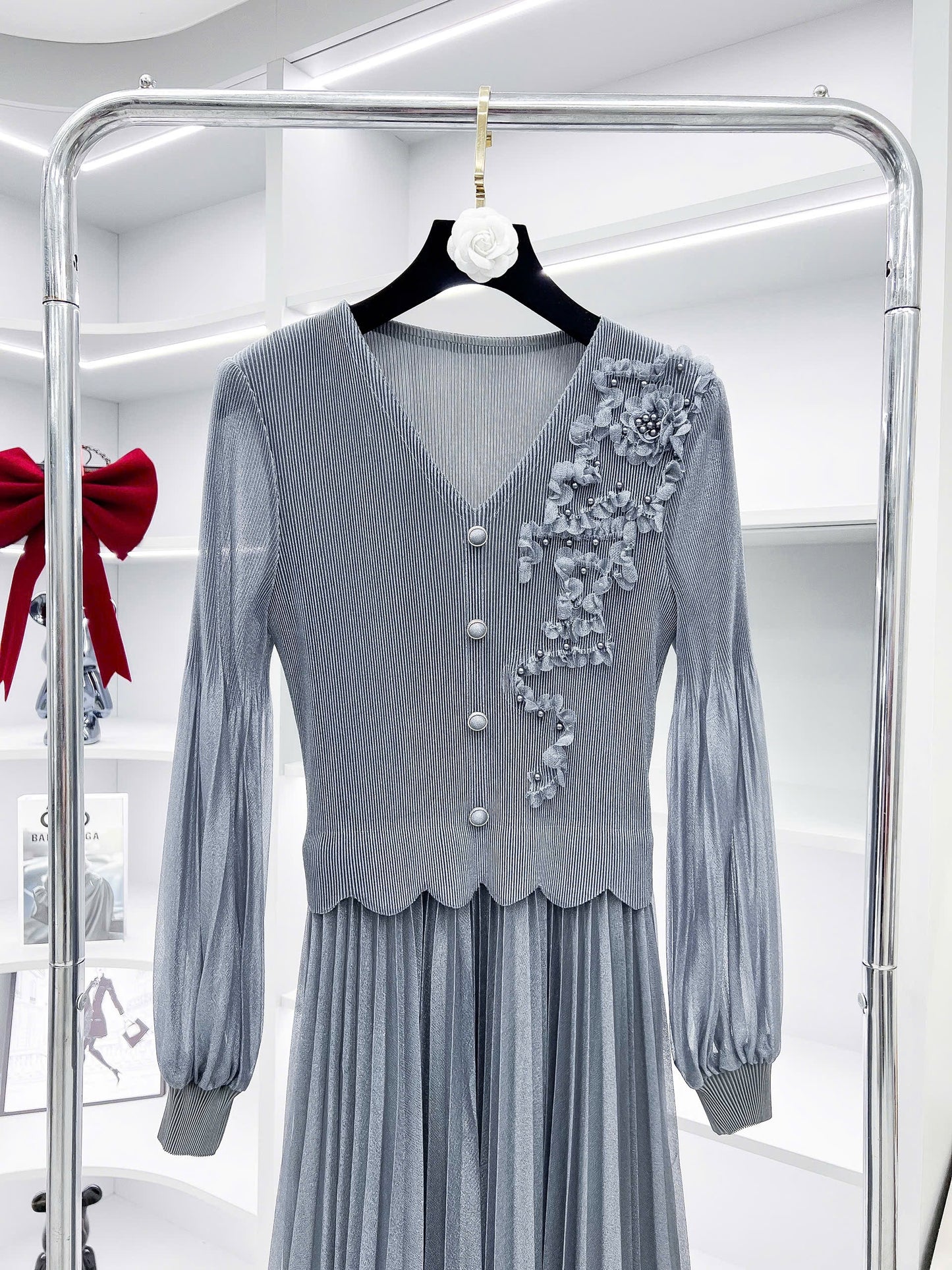 Đầm nhún xếp ly màu xám sang chảnh 5032