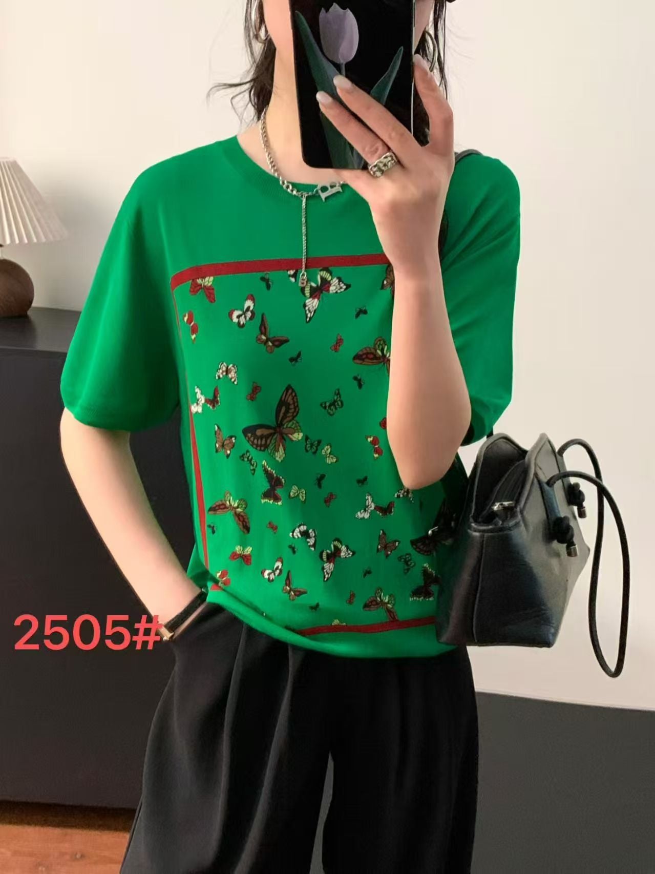 Áo Montoghi CC bướm trong ô vuông Màu Xanh 8747