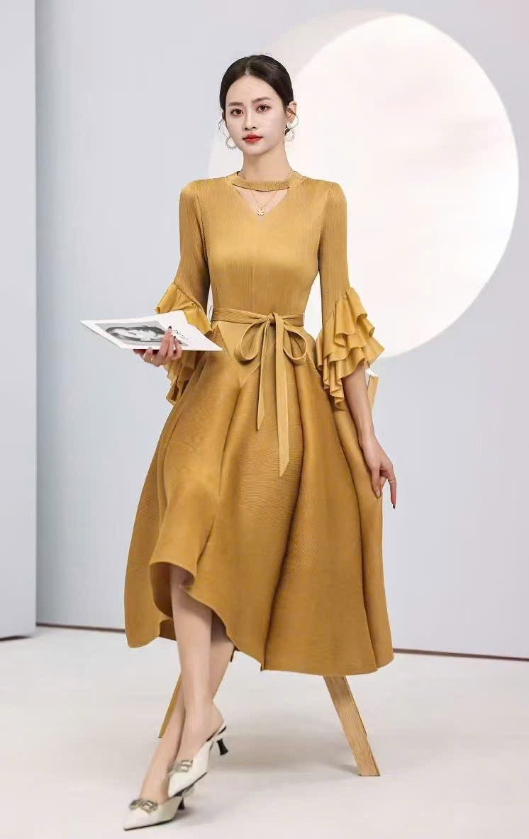 Đầm thun nhún xếp li tay bèo màu đen 5129