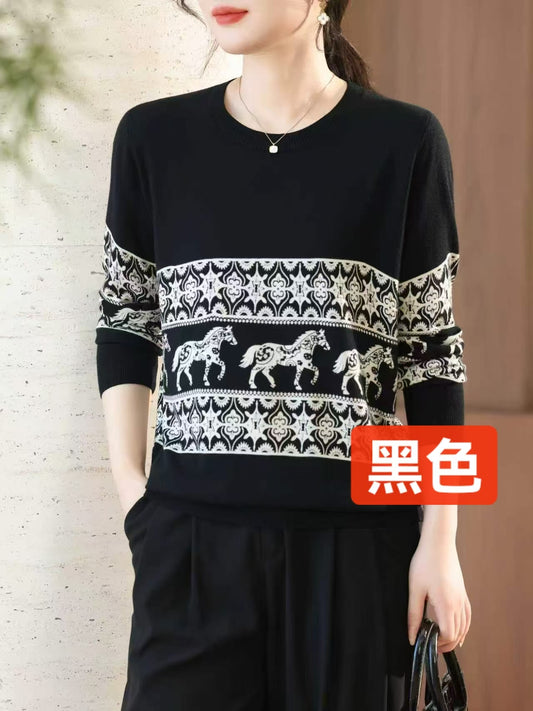 Áo Montoghi HM chui cổ dài tay hoạ tiết hàng ngựa nhỏ Màu Đen 9424