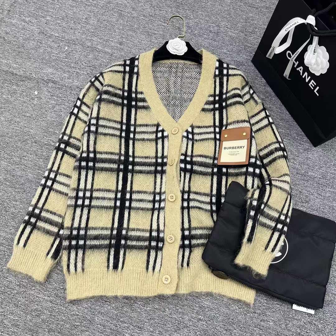 Áo khoác cardigan Bbr sọc đen dày 4269